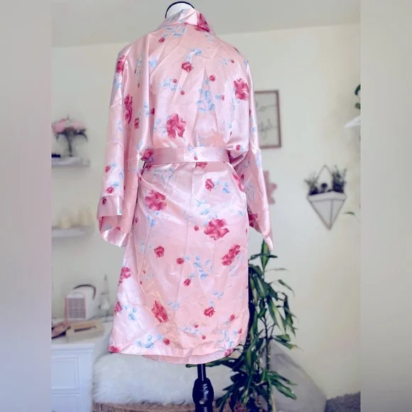 Pink and Red Floral Robe and Nightgown Set with Tie Closures Size 3X - Picture 3 of 15